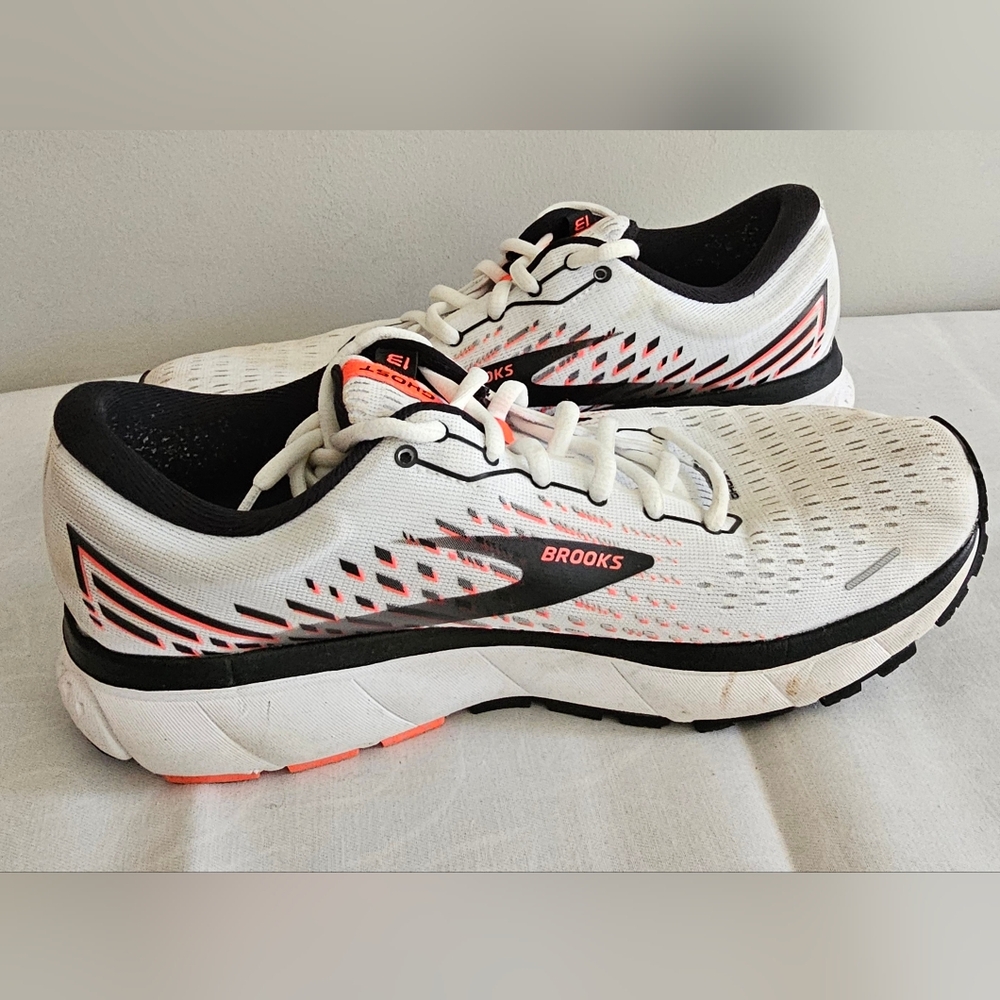 BROOKS Ghost 13 Womens White Athletic Running Shoes, Sneakers - Picture 6 of 10